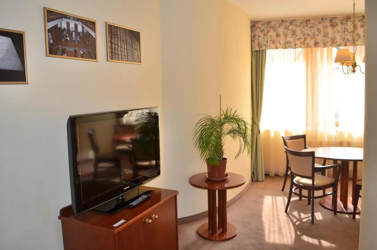 Hotel Petr Karlovy Vary 4*,  Czech Republic