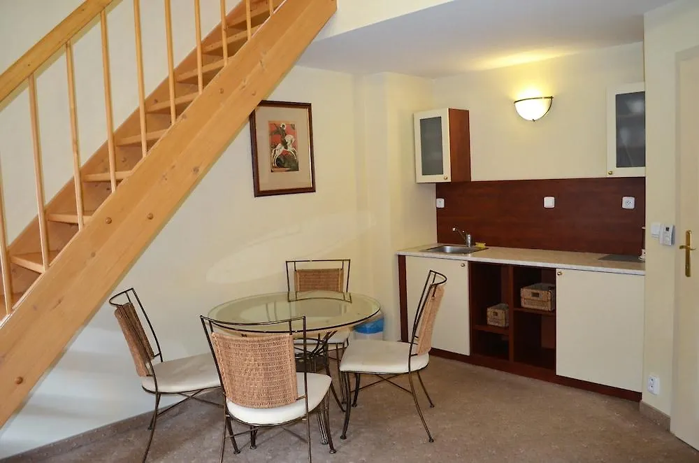 Hotel Petr Karlovy Vary 4*,